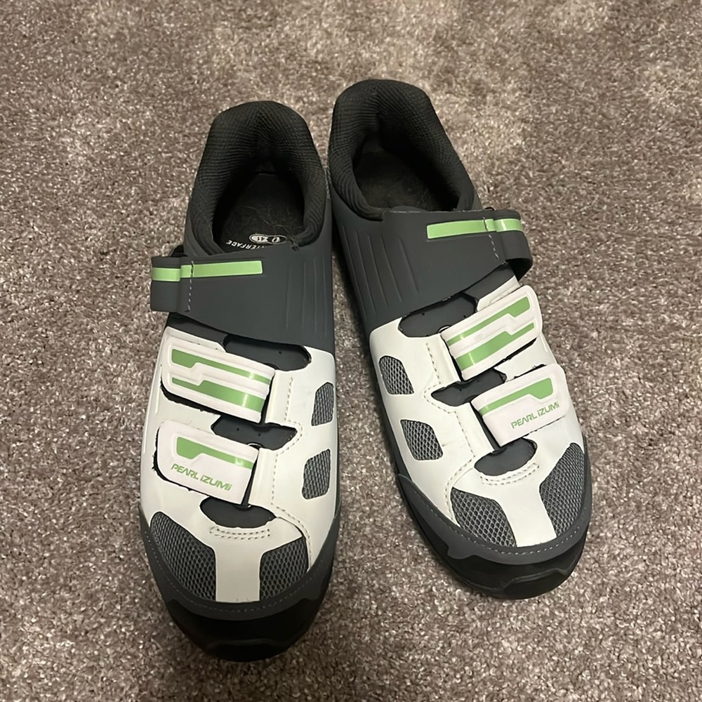 Izumi cycle shoes size 41